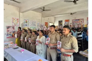 छात्राओं को पाक्सो एक्ट साइबर फ्राड से बचाओ की जानकारी दी