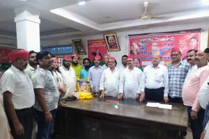 कांशीराम के नारों से गूंजा सपा कार्यालय, बोले हाजी फजल महमूद—‘जिसकी जितनी संख्या भारी, उसकी उतनी हिस्सेदारी