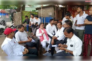 कानपुर में मतदाता सूची पुनरीक्षण पर सपा का शक्ति प्रदर्शन, पांचों विधानसभाओं में बूथों पर पहुंचे हाजी फजल महमूद