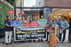 फिल्म ‘सूर्या’ के खिलाफ कानपुर में डॉक्टरों का हल्लाबोल, पोस्टर जलाकर जताया आक्रोश; यूपी में रिलीज रोकने की मांग