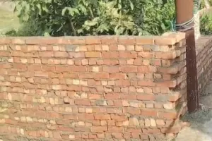 भूमि की पैमाइश और हदबंदी कराने की मांग, एसडीएम को सौंपा प्रार्थना पत्र