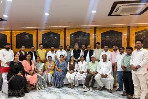 इटवा में राष्टीय स्वास्थ्य मिशन कर्मचारी ने काली पट्टी बांध किया विरोध प्रदर्शन, सौंपा ज्ञापन