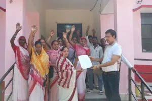 आशा कार्यकर्ताओं ने मानदेय बढ़ाने समेत विभिन्न मांगों को लेकर सौंपा ज्ञापन