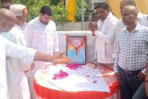 पूर्व सांसद बृजभूषण शरण सिंह ,गजेंद्र  सिंह के माता की  बरखी कार्यक्रम में पहुंच कर हुए शामिल