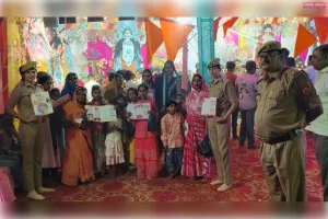 दुर्गा पूजा पंडाल में महिलाओं को सुरक्षा के प्रति किया जागरूक
