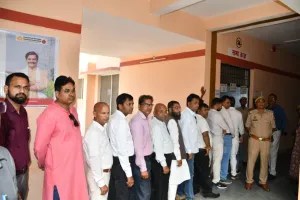 सिद्धार्थनगर : शिक्षक निर्वाचन में सिद्धार्थनगर में 76.86 प्रतिशत मतदान, डीएम-एसपी ने व्यवस्था परखी