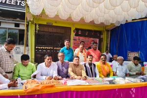 भाजपा जिलाध्यक्ष दीपक मौर्या ने विभिन्न मतदान केंद्रों का किया निरीक्षण