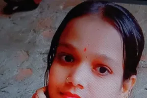 पंखे से साडी के सहारे लटकी मिली 20 वर्षीय युवती का शव