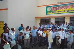 किसानों को मसूर बीज मिनी किट का वितरण किया