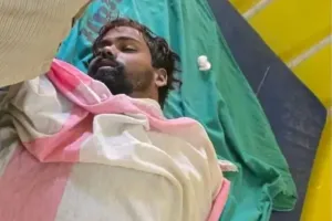 सिद्धार्थनगर में लोहे की रॉड से हमला कर युवक की हत्याः परिजनों ने लोटन चौराहे पर शव रख कर  लगाया जाम