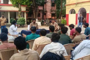 नवरात्रि और दशहरा को लेकर डीजे संचालकों के साथ थाना अध्यक्ष गजेंद्र प्रताप सिंह  ने की बैठक