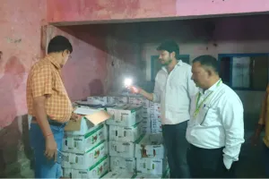 नवरात्रि पर्व के दृष्टिगत खाद्य सुरक्षा विभाग की छापेमारी, दो प्रतिष्ठानों को सुधार नोटिस जारी