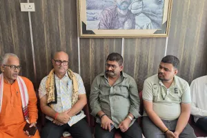 नगर पंचायत पथरदेवा में ठेकेदारों पर हमले का आरोप,  भीड़ ने लाठी-डंडों और हथियारों से किया हमला