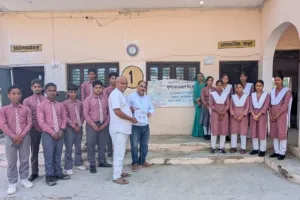 प्रत्येक वर्ष की भांति संचारी रोगों से बचाव हेतु अभियान चला रहे समाजसेवी पीके तिवारी 