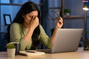 दिनभर मोबाइल-कंप्यूटर पर नजरें? आंखों को बचाने के लिए अपनाएं 20-20-20 नियम