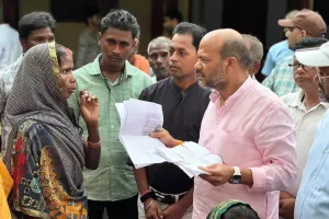 कुशीनगर : मुसहर टोली में पहुंचा ‘सेवा सेतु अभियान’, एक छत के नीचे मिलीं कई विभागों की सेवाएं