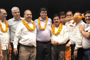 इफको ऑफिसर्स एसोसिएशन के चुनाव में सभी प्रत्याशी बहु कोणी  लड़ाईमे घिरे