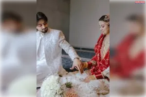 मदीना में फैसल शेख का निकाह, लाल जोड़े में दिखीं उनकी दुल्हन
