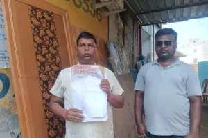 न्यायालय में चल रहे विवादित जमीन का हल्का लेखपाल पर पैमाइश करने का लगा आरोप