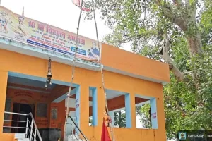 मंदिर से घंटा, हनुमान जी की गदा व पूजा सामग्री चोरी