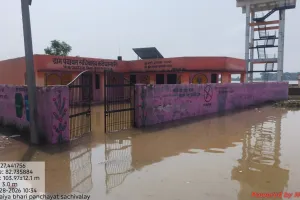 कटैयाभारी में जलभराव से धान की फसल डूबी, किसानों की महीनों की मेहनत पर फिरा पानी; मुआवजे की मांग