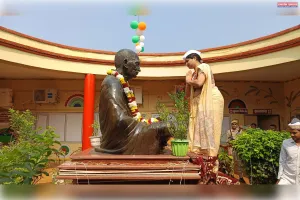 जिलाधिकारी ने महापुरुषों के आदर्शों को किया नमन