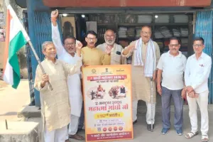 खादी भंडार में गूंजा बापू का संदेश,याद किए गए राष्ट्रपिता