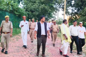 बनवासी कल्याण आश्रम पहुंचकर डीएम ने परखी बच्चों की व्यवस्थाएं