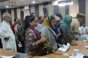संपूर्ण समाधान दिवस में 160 शिकायतें दर्ज, एक दर्जन से अधिक मामलों का मौके पर निस्तारण