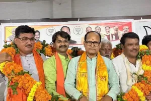 एक माला में अजय सिंह और राजकिशोर सिंह, हर्रैया की सियासत में बढ़ी हलचल