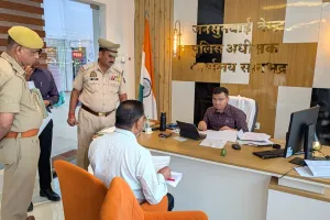 जनसुनवाई में पुलिस अधीक्षक सोनभद्र ने सुनी आमजन की समस्याएं,  दिये त्वरित एवं निष्पक्ष निस्तारण के  निर्देश