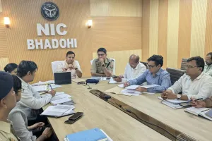 स्नातक शिक्षक निर्वाचन क्षेत्र के निर्वाचन की तैयारियों की जिलाधिकारी/सहायक रिटर्निंग ऑफिसर ने की समीक्षा