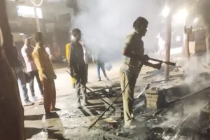 इंदलपुर में चाय की दुकान में लगी आग, सामान जलकर राख