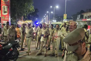 पुलिस ने कर्ण घोड़ा जुलूस मार्ग पर किया पैदल गश्त