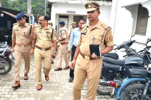 नवागत एसपी ओमवीर सिंह ने अधिकारियों के साथ की बैठक, कानून-व्यवस्था मजबूत बनाने के दिए निर्देश