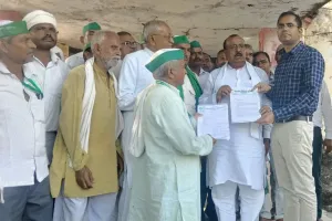 भाकियू पंचायत में किसानों ने रखी समस्याएं, सौंपा ज्ञापन 