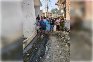 मोहम्मदाबाद में माता मंदिर जाने वाला रास्ता बदहाल, नवरात्रि में श्रद्धालु परेशान
