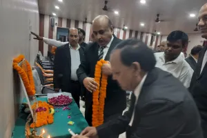 जिला न्यायाधीश की मौजूदगी में गोला बार एसोसिएशन की नई टीम ने संभाली कमान
