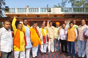 कोन में प्रभारी मंत्री हंसराज विश्वकर्मा का जोरदार स्वागत,  किया पार्टी  कार्यकर्ताओं  से जनसंवाद