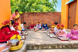 सदाशिव मंदिर में साक्षात देवी स्वरूप कन्याओं का पूजन