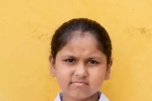स्कूल वैन की चपेट में आने से आठ वर्षीय छात्रा की मौत परिवार में मचा कोहराम