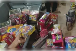 बीजपुर में दो दुकानों से 920 किलो अवैध पटाखे बरामद, कीमत तीन लाख रुपये