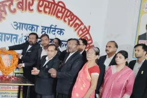 लौह पुरुष सरदार पटेल को अधिवक्ताओं ने दी श्रद्धांजलि