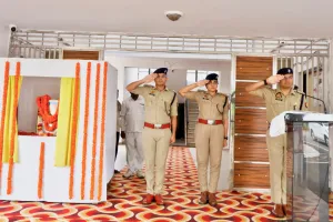 सरदार पटेल की जयंती पर पुलिस कार्यालय में मनाया गया राष्ट्रीय एकता दिवस, एसपी ने दिलाई एकता की शपथ