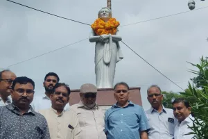 आयरन लेडी पूर्व प्रधानमंत्री भारत रत्न स्व. इंदिरा गाँधी जी की पुण्यतिथि पर  कांग्रेस जनों ने  श्रद्धांजलि अर्पित किया