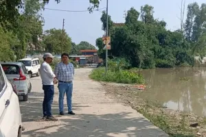 सरयू का जलस्तर बढ़ने से घाट डूबे, तटवर्ती गांवों में घुसा बाढ़ का पानी