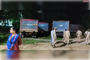 एसडीएम टूण्डला दिव्या सिंह की मिट्टी के अवैध परिवहन पर सख्ती, देर रात तीन डंपर पकड़े