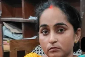 विजिलेन्स टीम ने कौशाम्बी मे आंगनबाड़ी सहायिका की नियुक्ति के नाम पर 15 हजार रुपये रिश्वत लेते आंगनबाड़ी कार्यकर्ती को किया गिरफ्तार