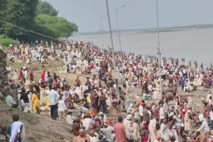 राम गया शिवपुर में पितरों के तर्पण और पिंडदान के लिए उमड़ा श्रद्धालुओं का सैलाब