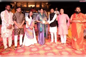 गरबा की शाम, अभिनेत्री श्वेता चौहान की प्रस्तुति पर झूमे प्रयागराजवासी